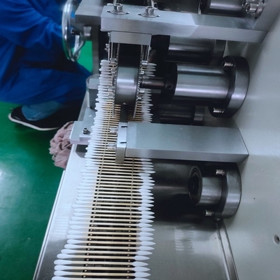 Automatische katoenswabmachine van roestvrij staal Elektrische natuurkleur 100 swabs per minuut Capaciteit