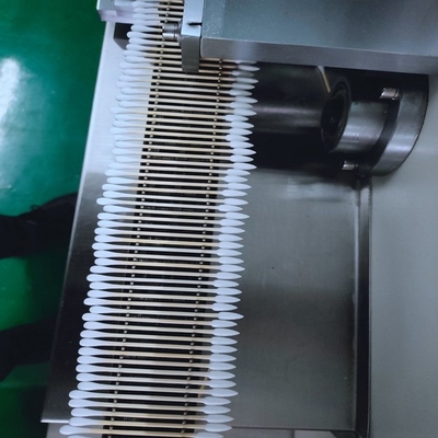Elektrisch roestvrij staal Automatische natuur katoen swab machine 100 swabs per minuut Capaciteit