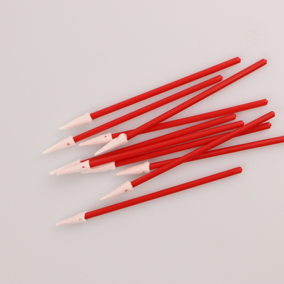 100pcs het industriële de Hoofdtelefoon van Mini Pointed Foam Swab For van de Gebruiks Rode pp Stok Schoonmaken